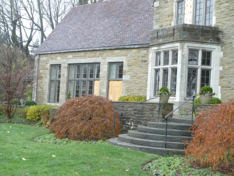 Glendwyne Pennsylvania architectural steel windows after restoration by Olek Inc.